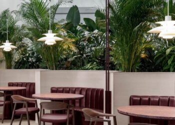 MRDK actualiza el salón del aeropuerto de Calgary con "oasis de jardín" extensión