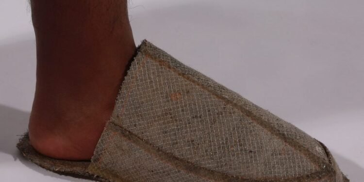 Zapatillas hechas de escaparate de polvo "significativo" Uso para los desechos domésticos