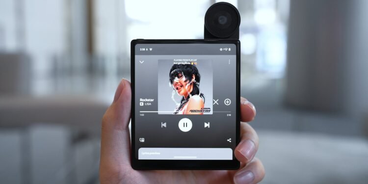 El debate de Dezeen presenta un teléfono inteligente «ergonómicamente problemático»