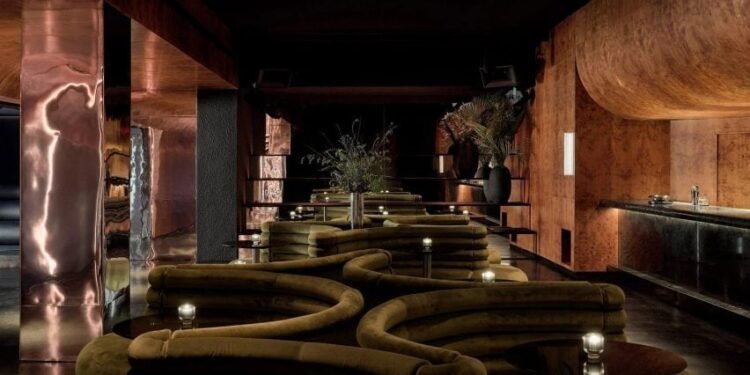 Studio MBM implementa "Contrastes dinámicos" en el club nocturno en el rascacielos de Williamsburg