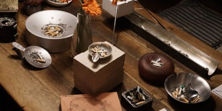 La exposición de Diaries Smoking Reimagina el cenicero 17 maneras diferentes