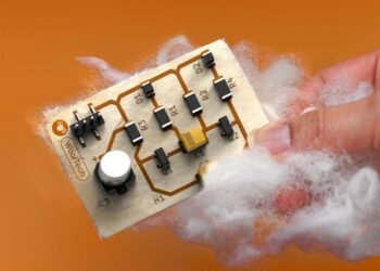 La lana conductora reemplaza el cableado y los circuitos en Wooltech Electronics