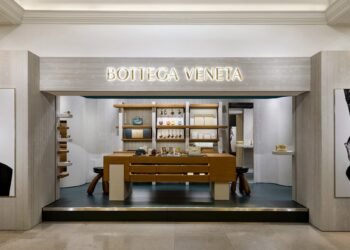 Bottega Veneta presenta una tienda emergente informada por la arquitectura modernista