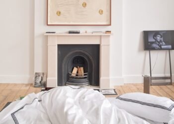 «Quieres que el diseño femenino se defienda», dice Charlotte Taylor