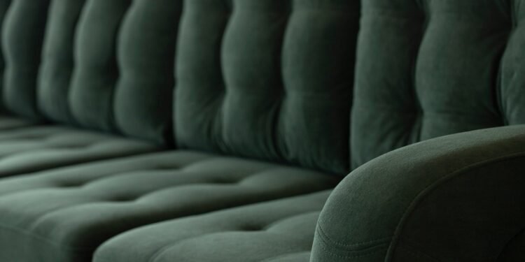 Donald Trump anuncia el 30 por ciento de la tarifa de los muebles tapizados