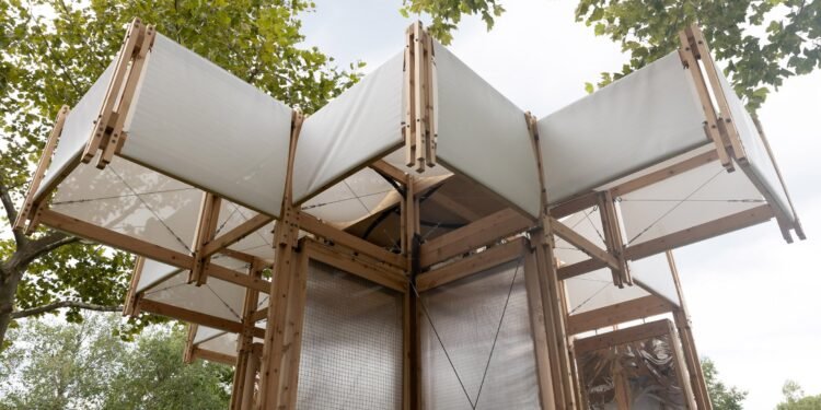 Henning Larsen Pavilion utiliza «enfriamiento al aire libre» para proporcionar alivio del calor