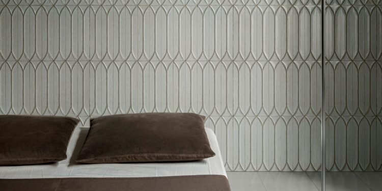 Cinco azulejos táctiles de marazzi en la sala de exposición Dezeen