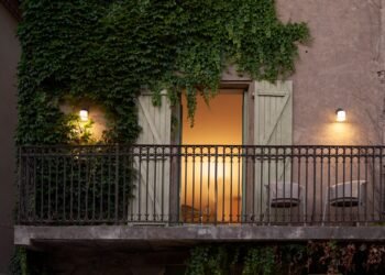 Julie Cloos Mølsgard transforma las casas medievales Inte Invitanthouse