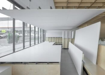 Pizzería de Denver transformada en galería modular de 11 x 17