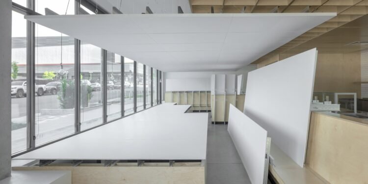 Pizzería de Denver transformada en galería modular de 11 x 17