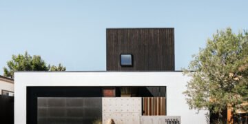 Una casa con patio en California con serenidad de inspiración japonesa