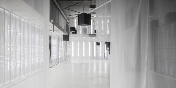 «Sistemas metabólicos» informan estanterías modulares en tienda de Guadalajara de Xpan