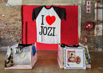 Diseñadores de Johannesburgo convierten la pobreza en riqueza en la exposición El precio del oro