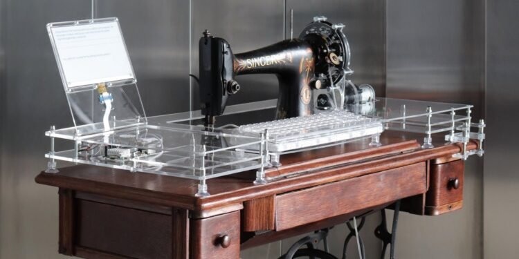 La IA inspirada en William Morris funciona con una vieja máquina de coser a pedal