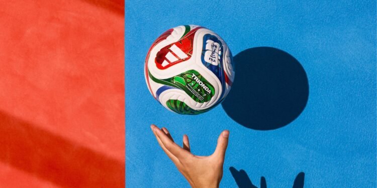 Adidas lanza «la mayoría de la pelota visualmente juguetona» para la Copa Mundial 2026