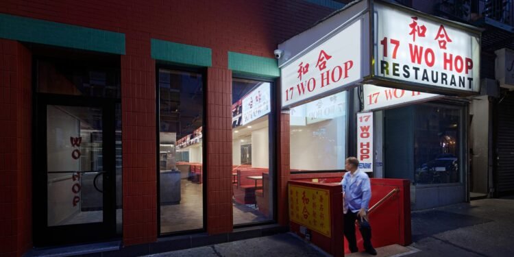 Spaced Agency utiliza colores históricos en la expansión del restaurante Chinatown