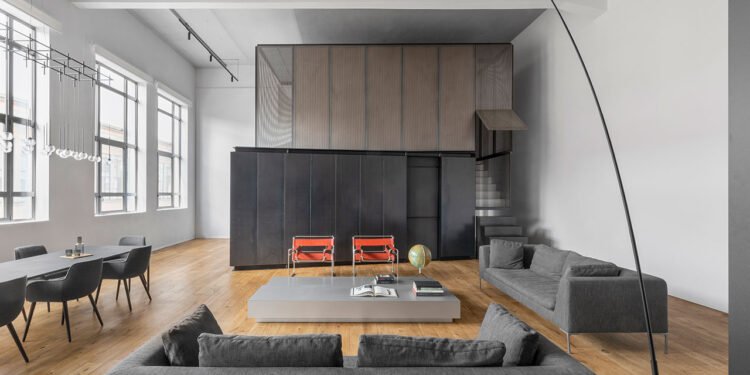 Casa MRGT es un loft donde el encanto industrial se une a la elegancia urbana