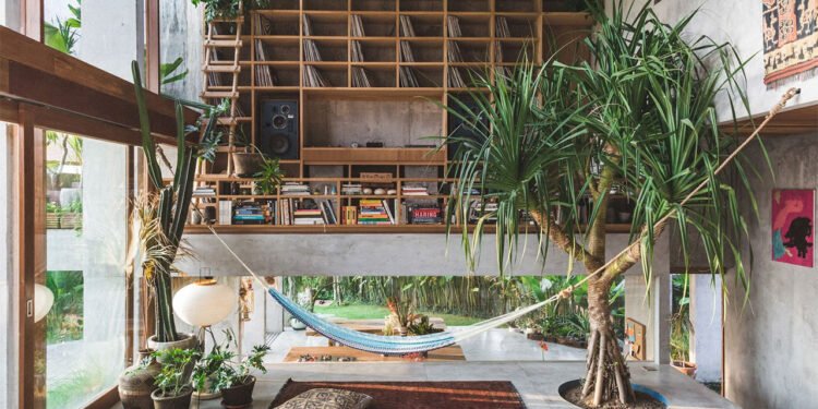 10 casas modernas con árboles vivos creciendo en su interior