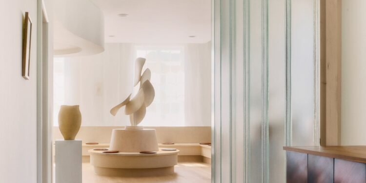 Standard Practice diseña la clínica oftalmológica de Copenhague para que funcione también como galería