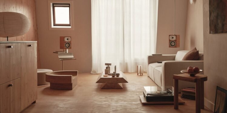 El apartamento de madera del fundador de EBBA en Londres celebra el potencial de la madera