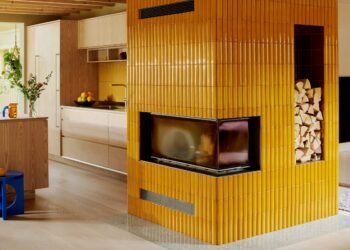 Ocho espacios habitables delimitados por chimeneas llamativas