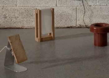 Fold Oslo crea iluminación a partir de utensilios de cocina y residuos de demolición