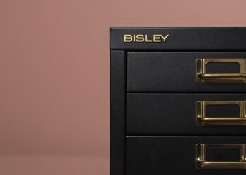 Bisley enumera cinco de sus productos en Dezeen Showroom