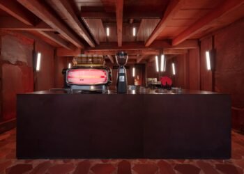 El café Challe de UNC Studio en Kioto fusiona el diseño japonés y mexicano