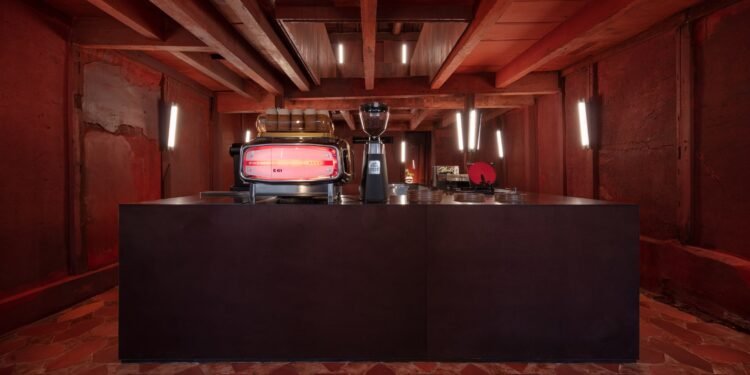 El café Challe de UNC Studio en Kioto fusiona el diseño japonés y mexicano