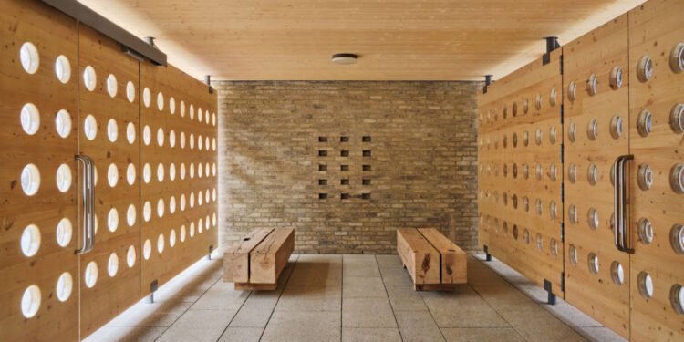 Brent Buck sobre Beach Glass, una herramienta de piedra, madera carbonizada y más