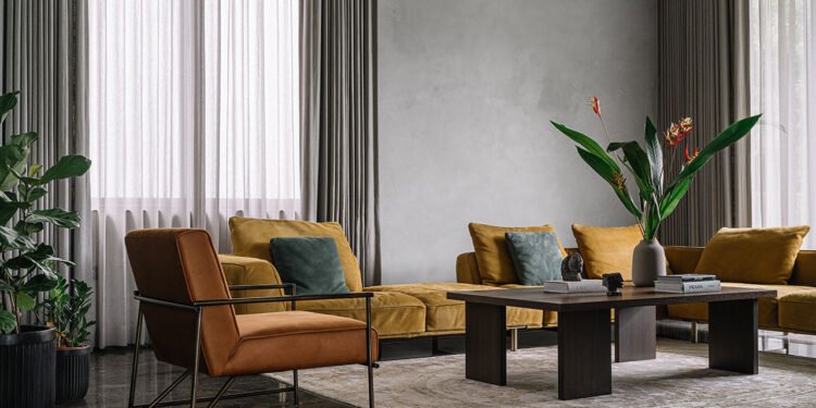 La villa monocromática de Studio Nilasha encuentra calidez en la moderación