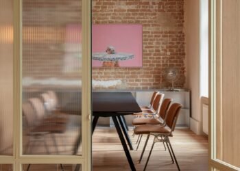 Ater Architects renueva su agencia creativa para que parezca más un apartamento