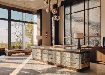 El hotel rascacielos Fairmont Tokyo «desdibuja los límites entre el interior y el exterior»