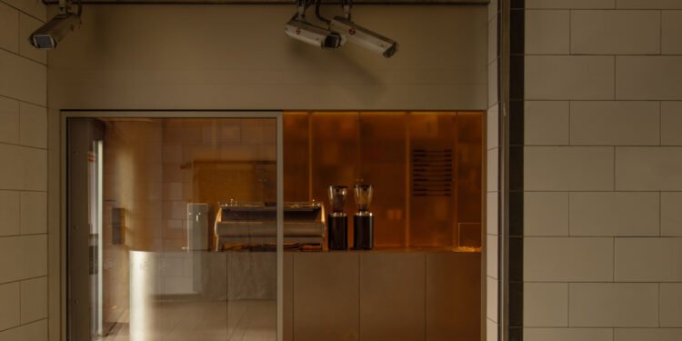 EBBA diseña una cafetería en Londres para que actúe como «refugio momentáneo»