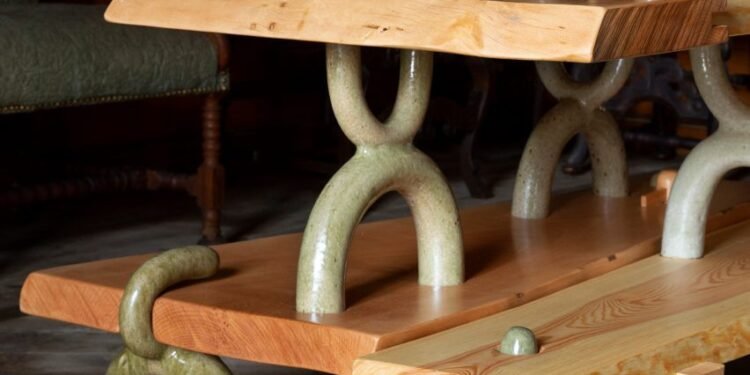 Cinco inteligentes sistemas de unión que transforman materiales básicos en muebles sin pegamento