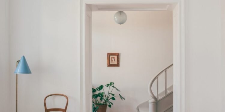 Local Local completo "contemporáneo y juguetón" renovación de una casa neoclásica en Atenas