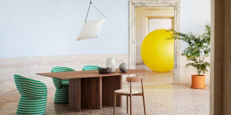 Mobiliario e iluminación del catálogo de Minforms están en Dezeen Showroom