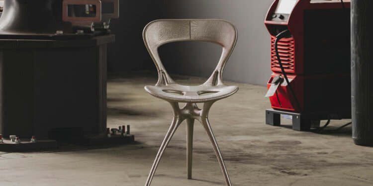 Ross Lovegrove co-crea una silla con IA entrenada para emular su estilo