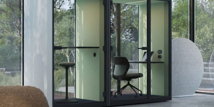 Narbutas enumera muebles de trabajo en Dezeen Showroom