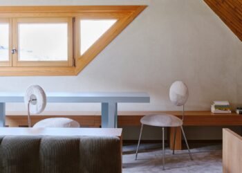 Co.arch Studio renueva el apartamento en el complejo alpino de Mario Galvagni