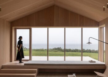 Ocho salones minimalistas con diseños sutiles que demuestran que menos es más