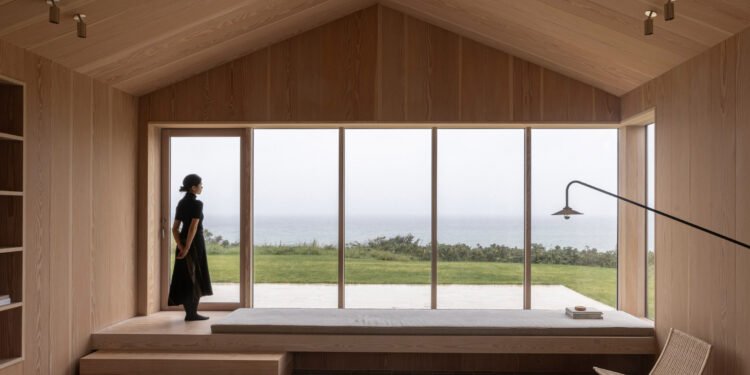 Ocho salones minimalistas con diseños sutiles que demuestran que menos es más