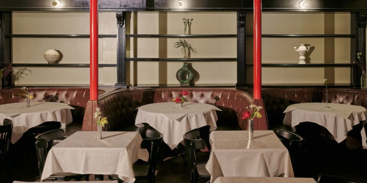 Safwat by Safwat equilibra «humor, claridad y moderación» en Funny Bar NY