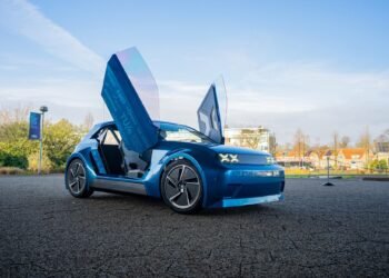 Estudiantes holandeses crean un coche eléctrico modular que «puedes reparar tú mismo»