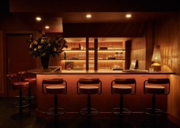 Opa Architecture y Laube Studio diseñan el club sobrio de Nueva York The Maze