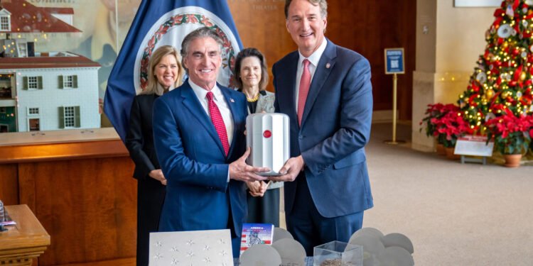 Dezeen Agenda presenta una cápsula del tiempo diseñada por Norman Foster