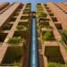 Shibanee & Kamal Architects incorporan jardines al diseño del hogar