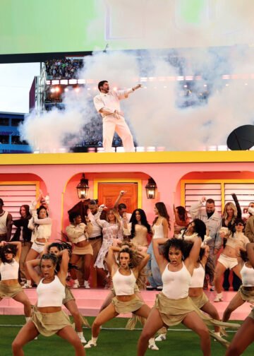 El escenario del Super Bowl de Bad Bunny crea un «viaje surrealista» por Puerto Rico