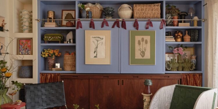 Rude Haus renueva la casa de New Hope con piezas recicladas y vintage