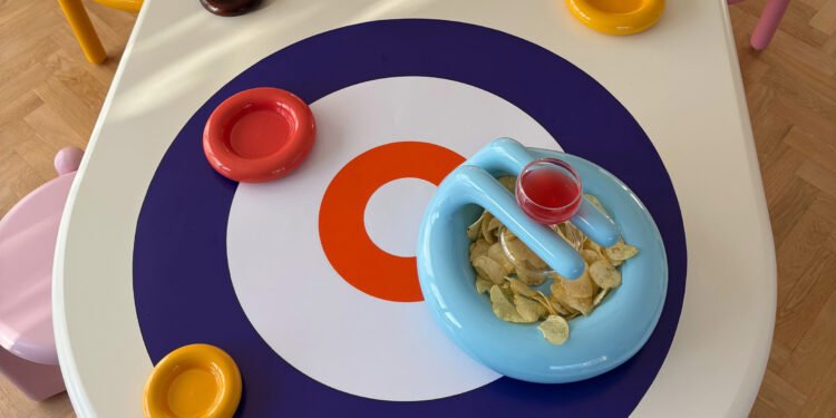 Gustaf Westman diseña un irónico Curling Bowl
